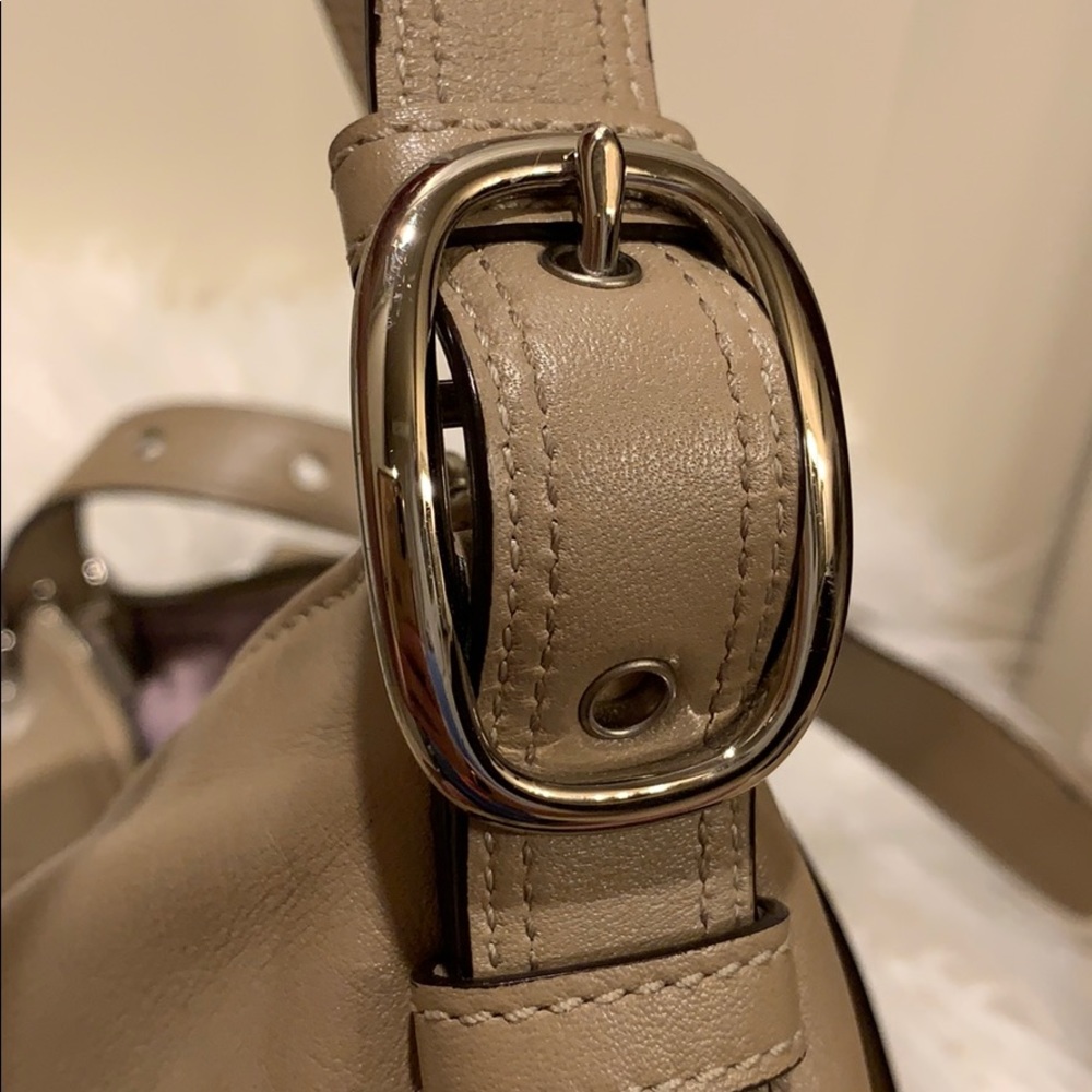 Coach Duffel Handbag - Like New 👛 - Picture 3 of 14